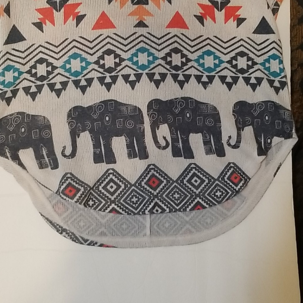 Blu Planet Elephant Tribal Print Top - Picture 5 of 5